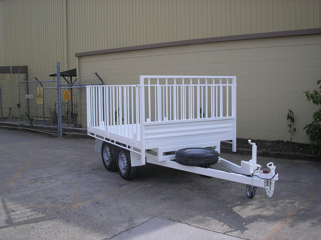 2550x1800 3.0t Tandem Axle With Wheels Under And Chemical Gates